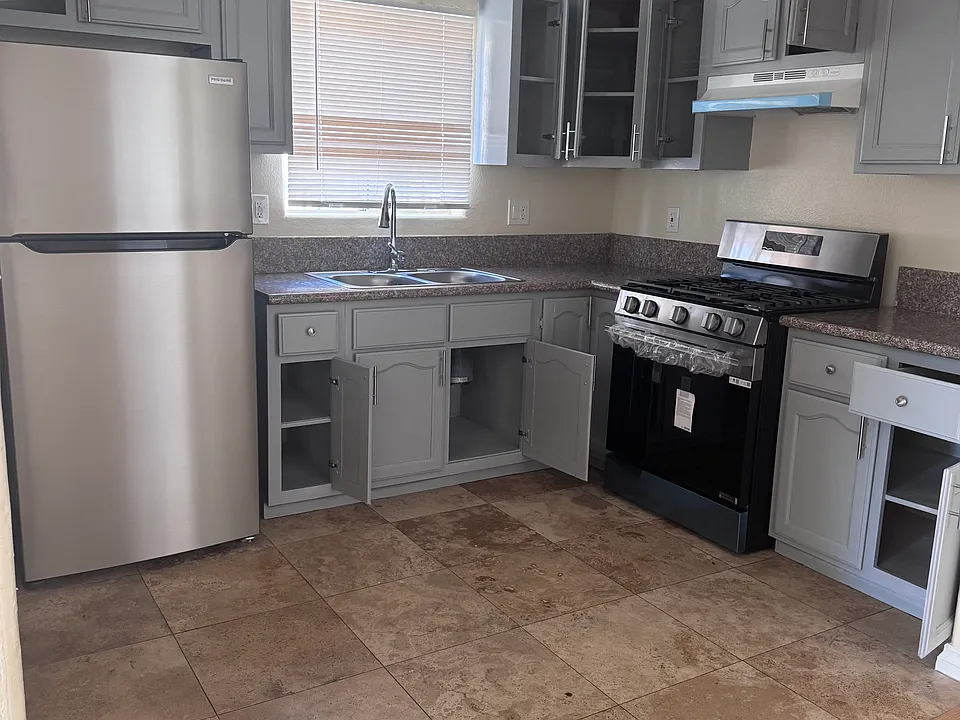 227 E 81st St #227