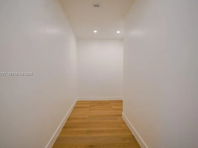 112 NW 24th Ct — Photo 11