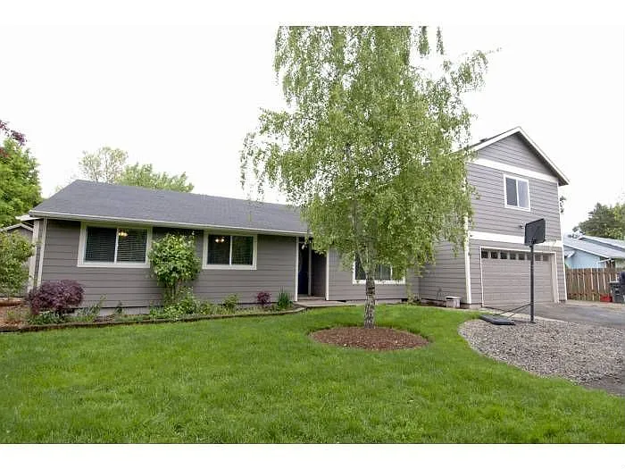 1459 NE 12th Ave photo 1