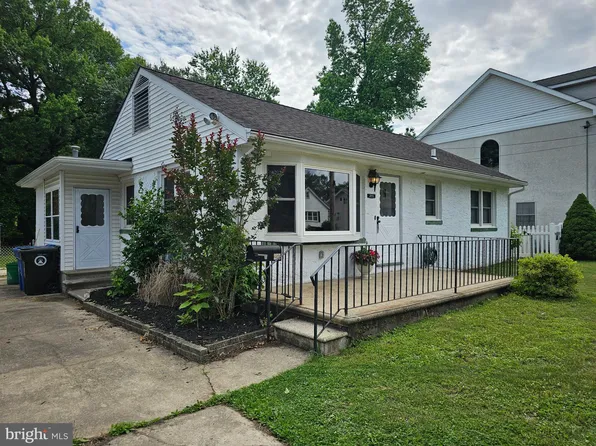 255 Dubois Ave, West Deptford, NJ 08096