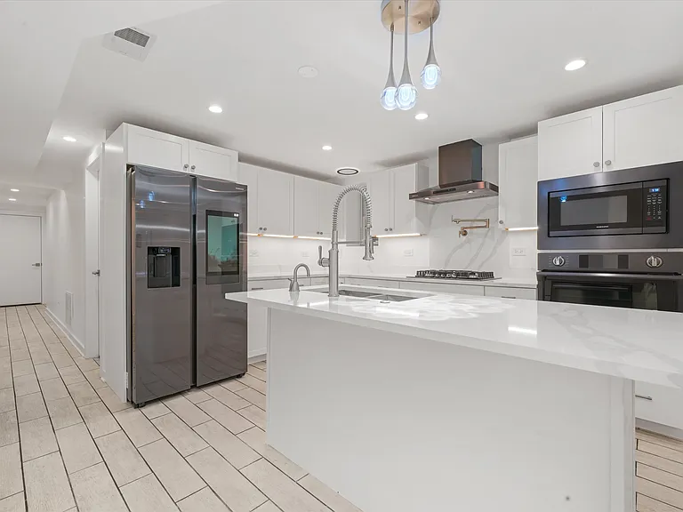 2203 W Giddings St #G — Photo 24