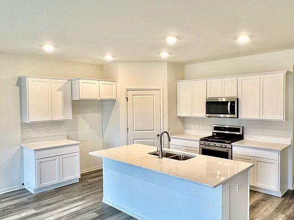 4th image of 10382 Morse Pl