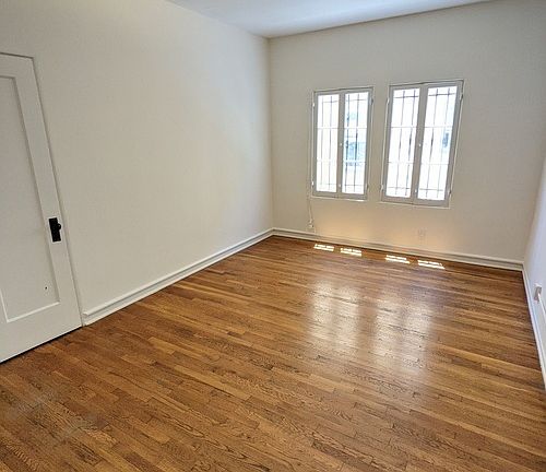 3rd image of 530 N Genesee Ave #530