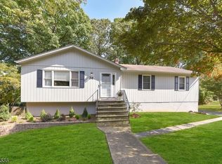 34 Crestwood Rd, Rockaway Boro, NJ 07866