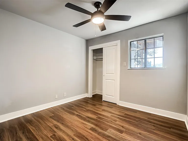 5909 Lago Vista Way #D — Photo 19
