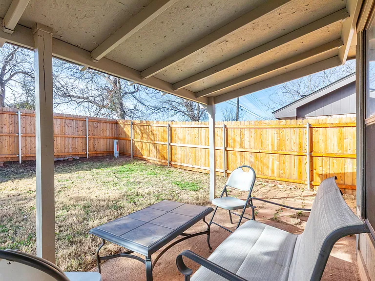 5725 Quail Run St — Photo 3