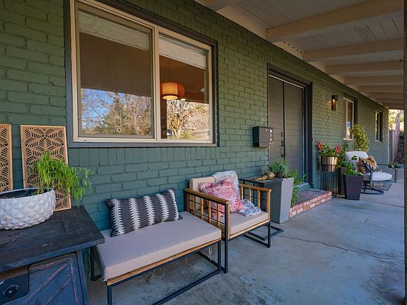 4th image of 1317 W Clay Street