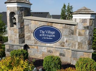 27 Putnam Ln, Danbury, CT 06810