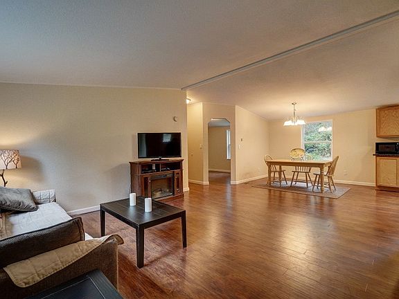 5th image of 11416 141st Ave Ct N