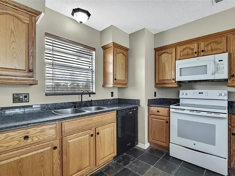 3017 Lema Dr — Photo 11