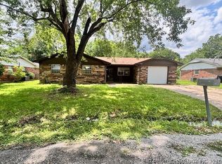 909 NW 10th St, Stigler, OK 74462