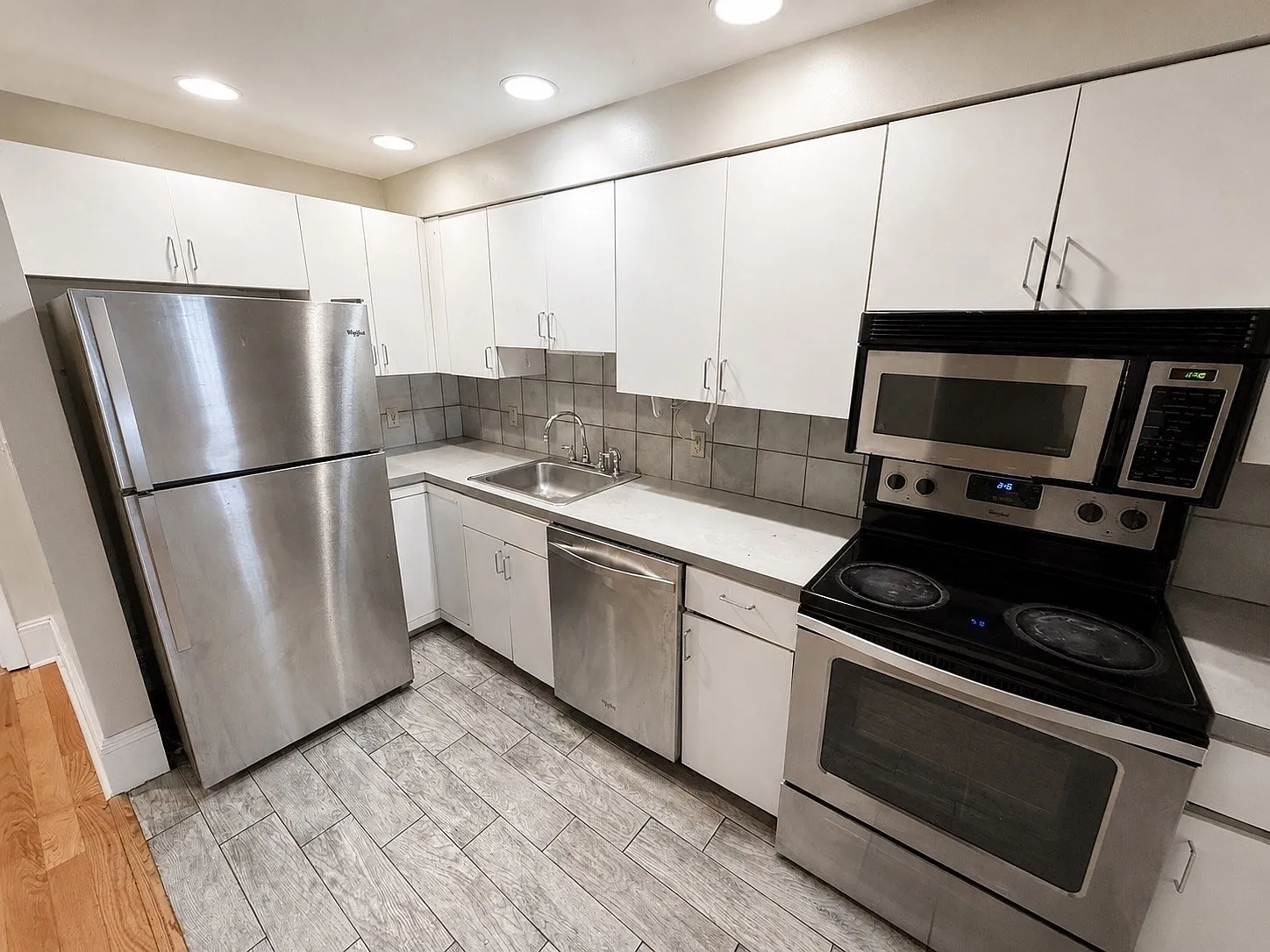 2 bed, 2.0 bath, 1182 sqft, $2,800 — Photo 4