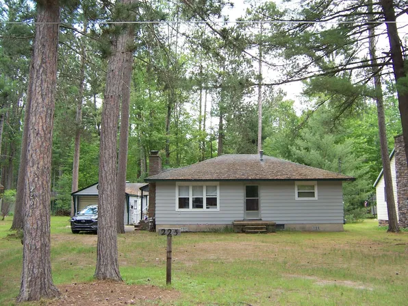 225 Sly St, Roscommon, MI 48653