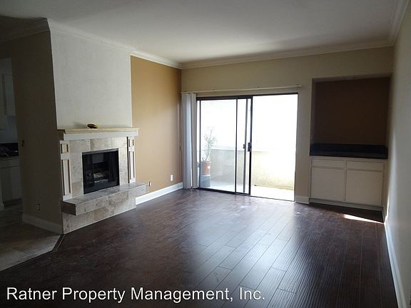 5th image of 14945 Moorpark St APT 203