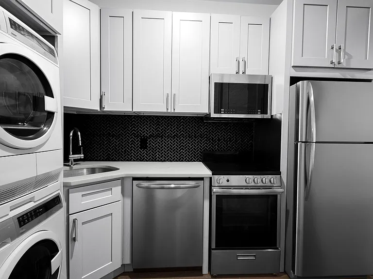 197 Franklin St #4R — Photo 2
