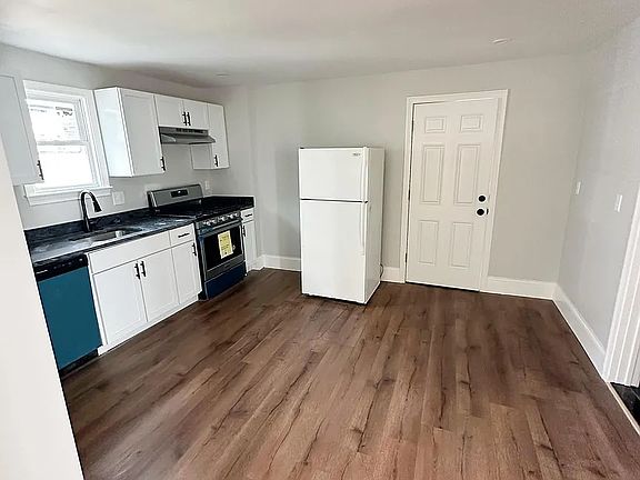 5th image of 72 Crystal Cove Ave #2