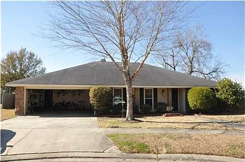 1st image of 227 Saint Nicholas Dr