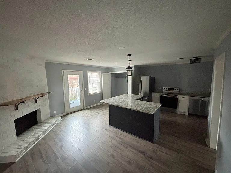 4001 Anderson Rd #C115 — Photo 3