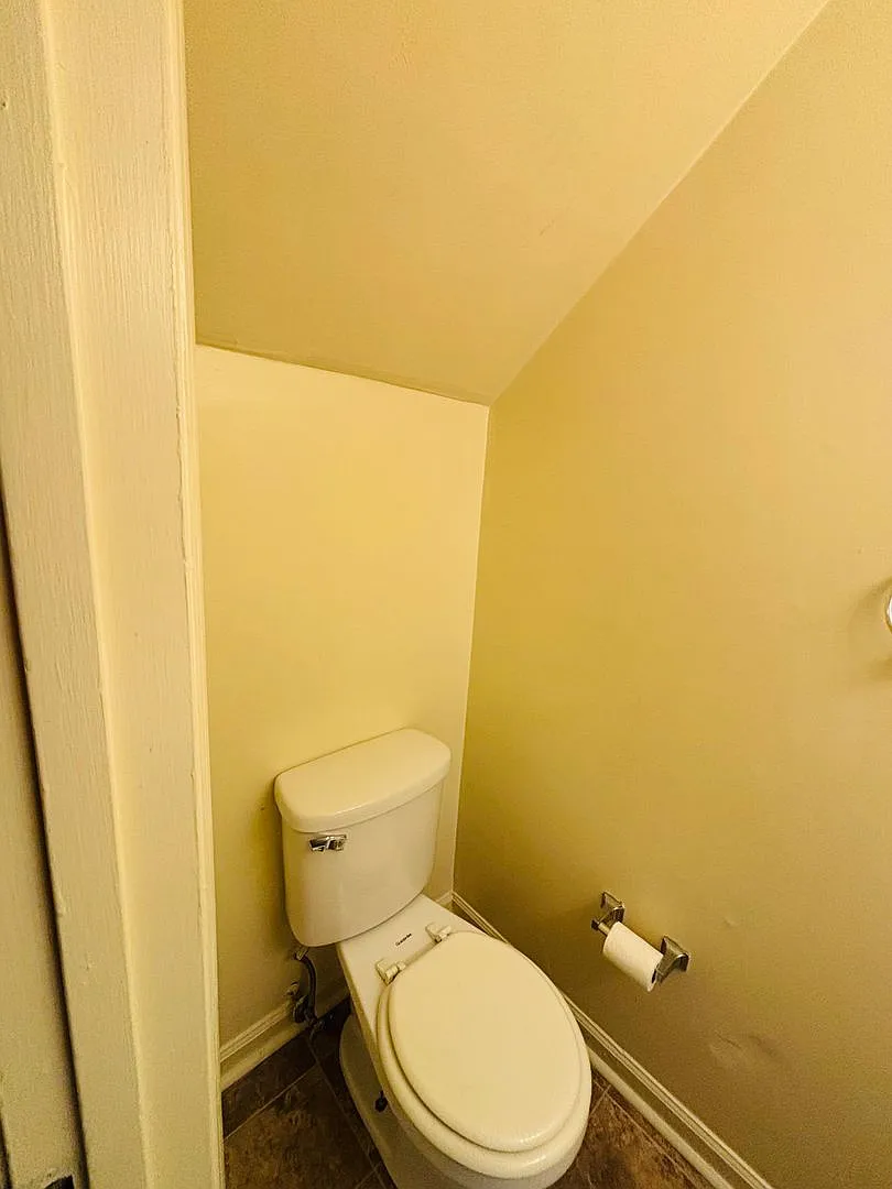 4 Bedroom 2.5 Bath Townhouse — Photo 3