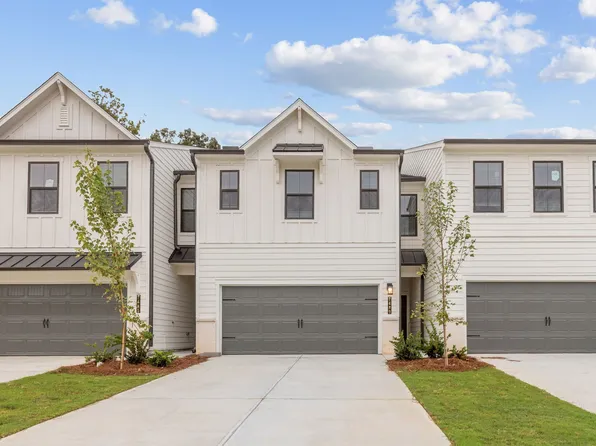 7489 Clover Ln, Flowery Branch, GA 30542