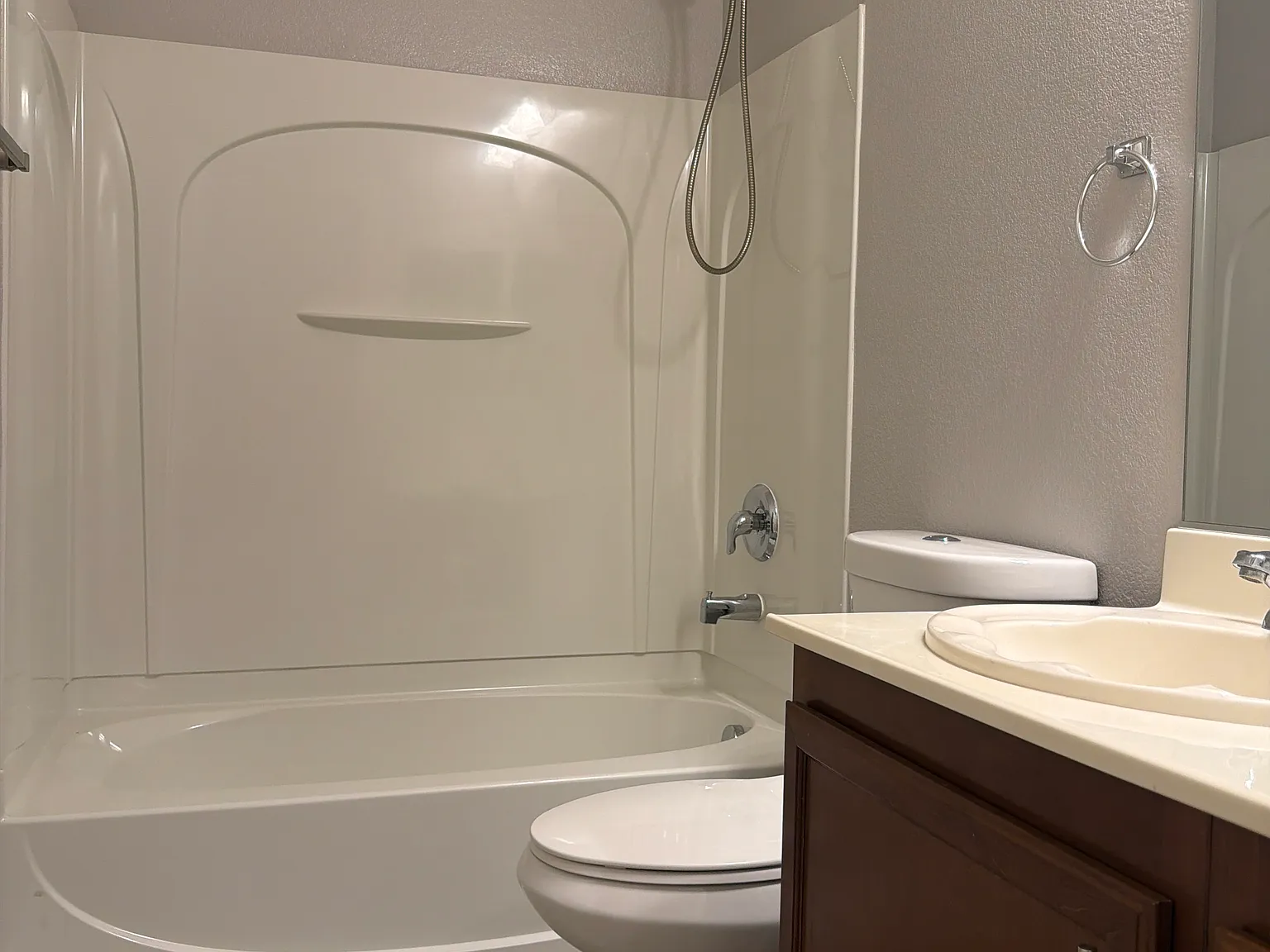 4 bed, 1560 sqft, $2,200 — Photo 3