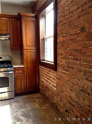 Rented by Triumph Property Group | media 7