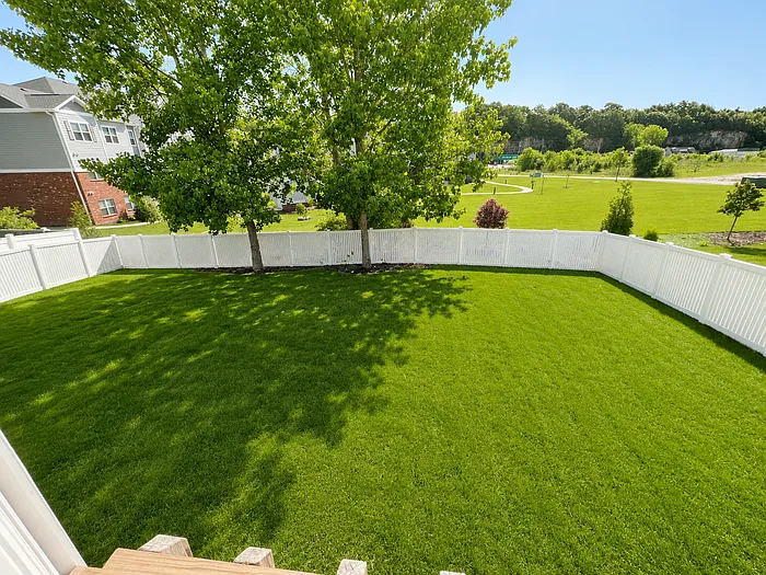 102 Doctrine Dr — Photo 16