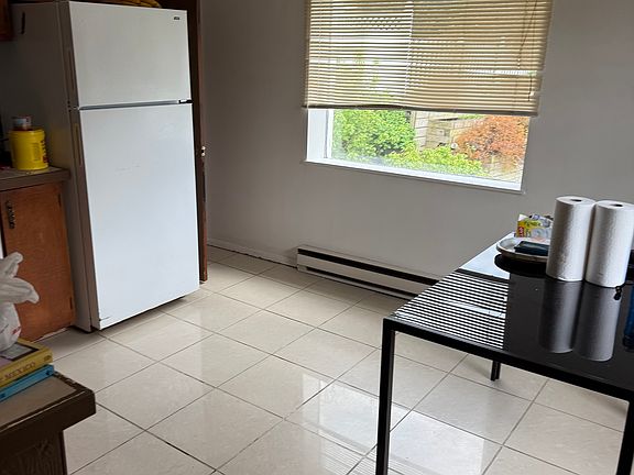 3rd image of 36 Roushey St #2C