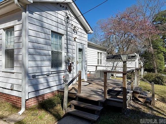 3rd image of 1215 W Oak St