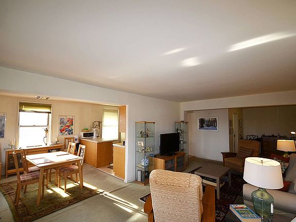 5th image of 50 Fort Pl APT B3e