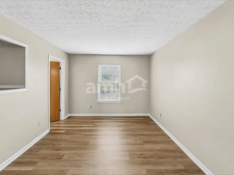 1053 Amherst Blvd — Photo 11