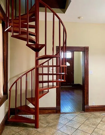 1016 Barton St — Photo 11