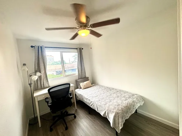 1520 Enos Ln #2C, Honolulu, HI 96822