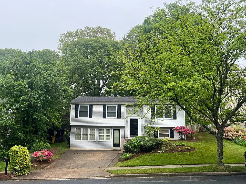 937 Marine Dr