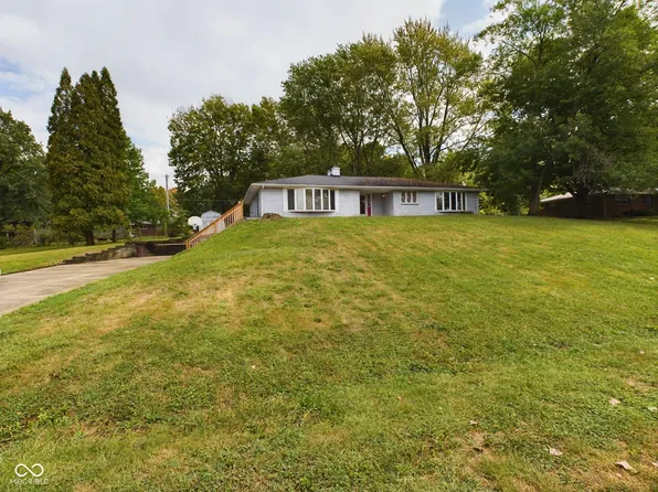 2226 Lake Dr, Anderson, IN 46012
