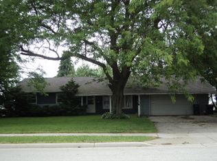 755 E Center St, Juneau, WI 53039