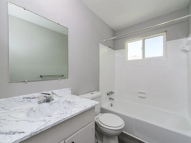 Parkville Place Apartments — Photo 5