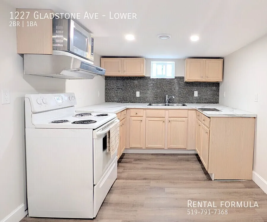1227 Gladstone Ave - Lower — Photo 3