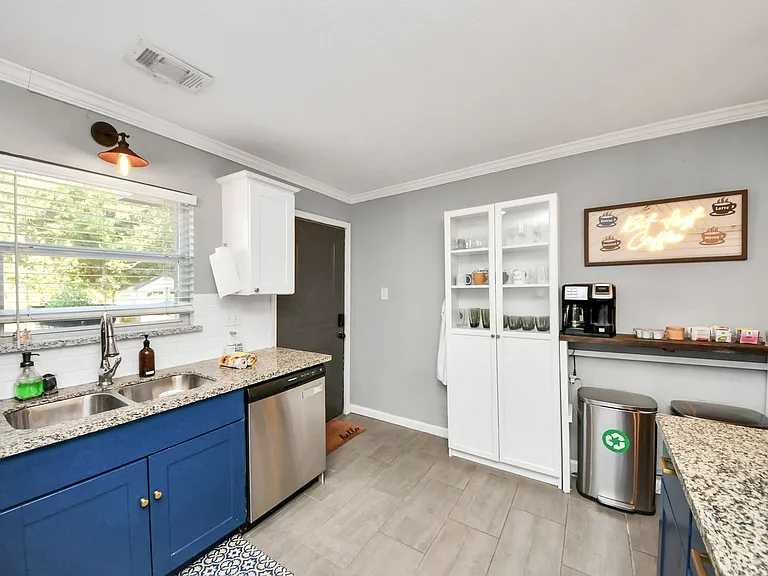 7032 Conley St — Photo 10