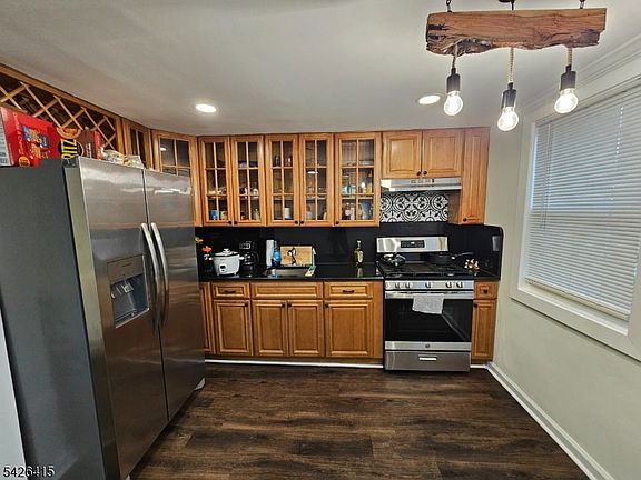 3rd image of 1605 North Wood Ave #E2