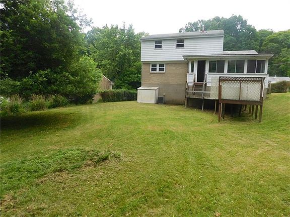 5th image of 761 Cedarwood Dr