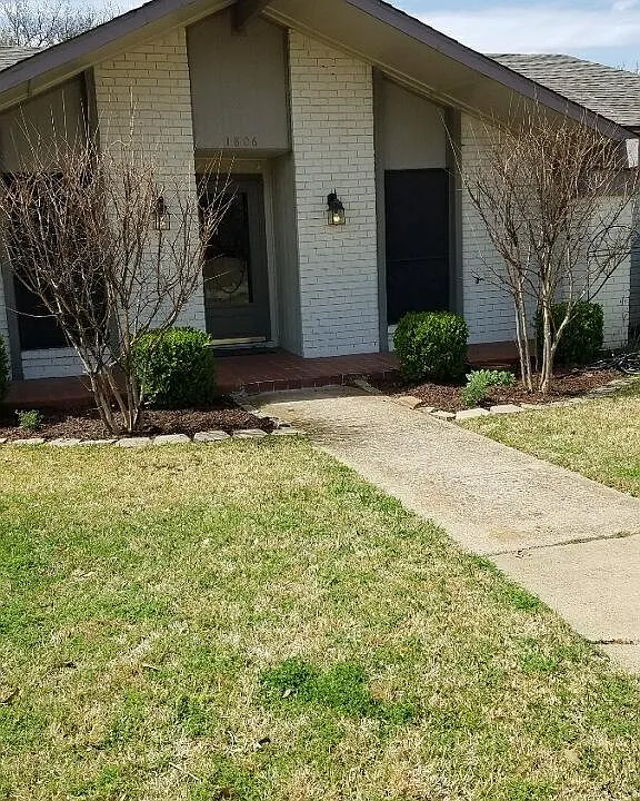 1806 Tree Line Dr