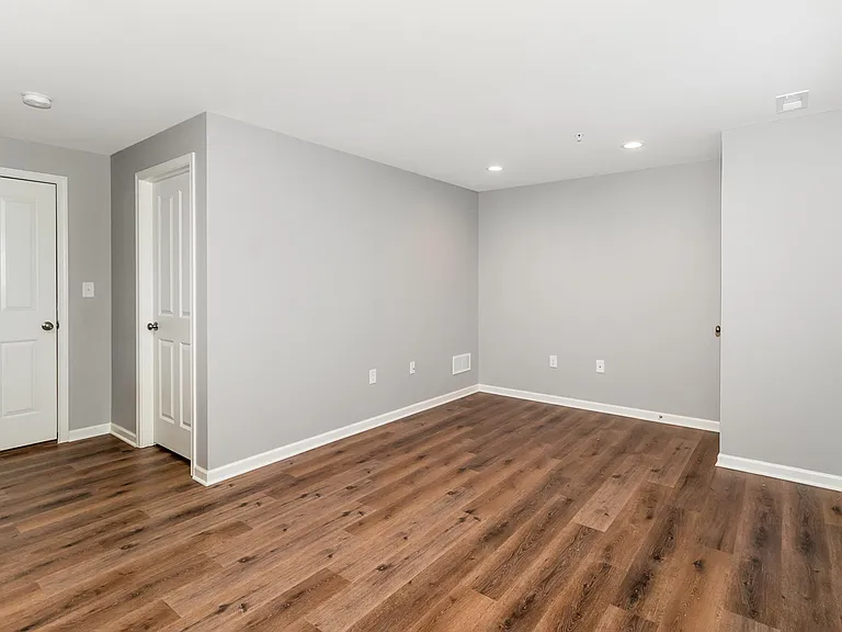 Lower level bonus room