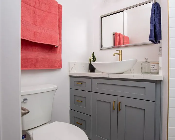 445 E Magnolia Blvd — Photo 27