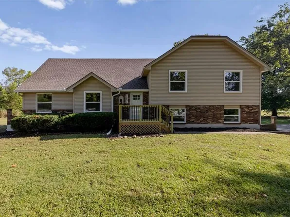 14806 E 200th St, Peculiar, MO 64078