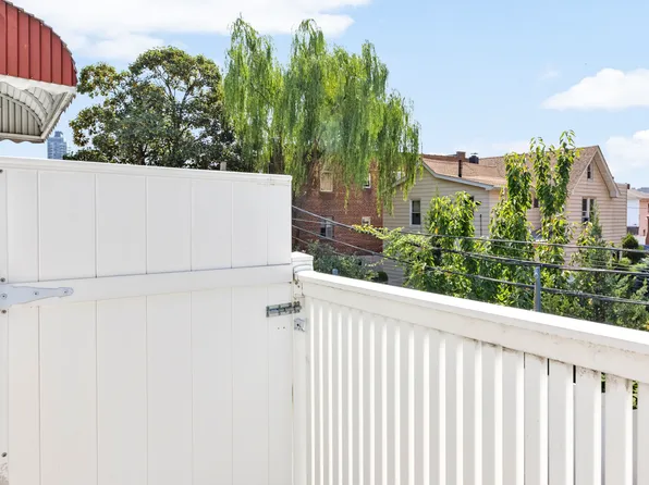 726 Manor Court image 13 of 29