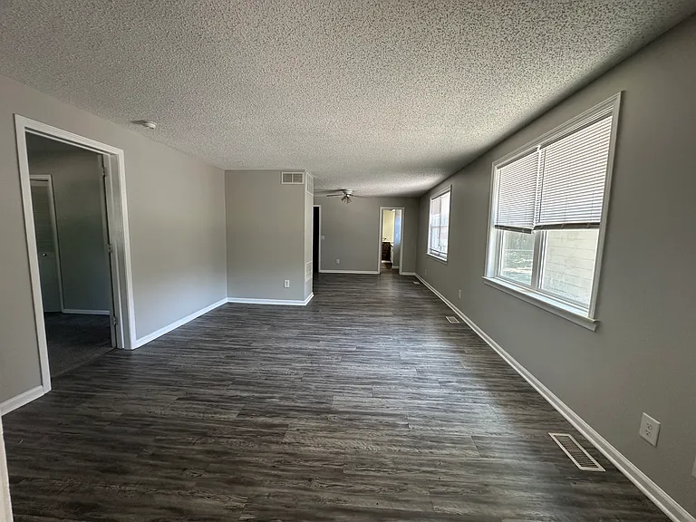 748 S Poplar St — Photo 5
