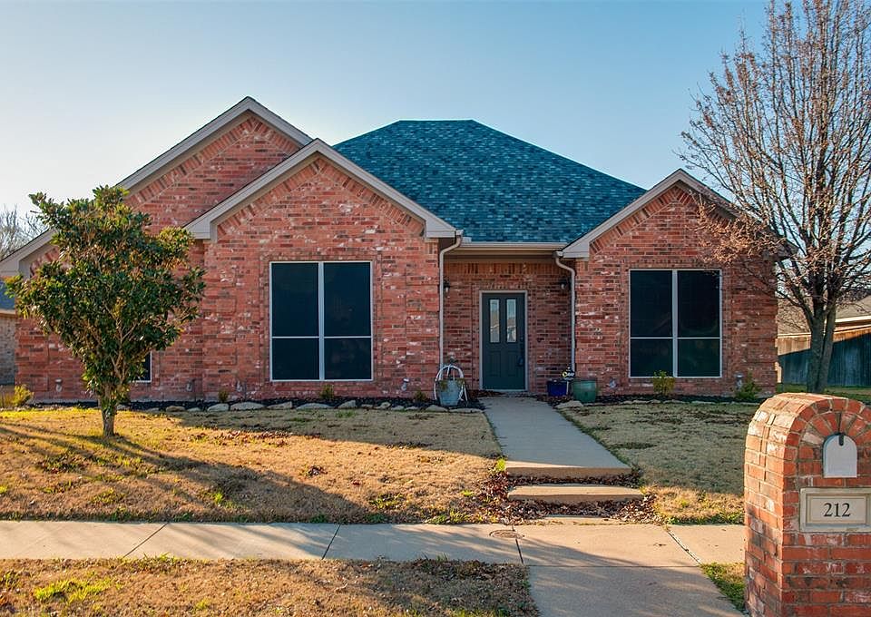 1st image of 212 Nocona Dr
