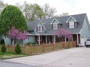 418 E Gordon St, Marshall, MO 65340