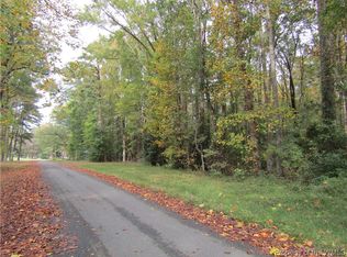 Powhatan Rd, Kilmarnock, VA 22482